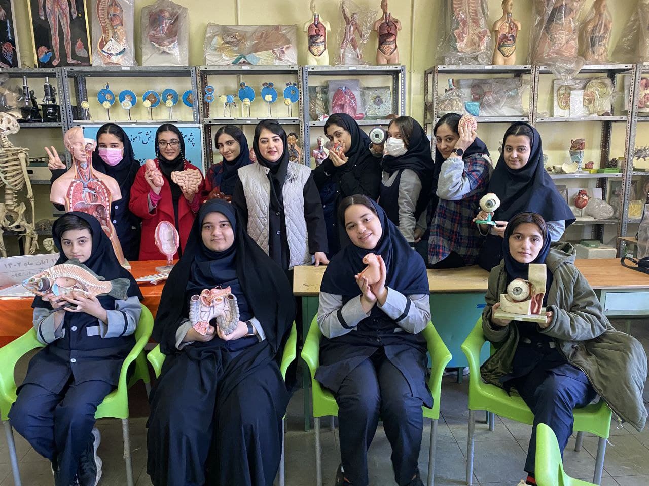 دبیرستان غیر دولتی دخترانه ترنم